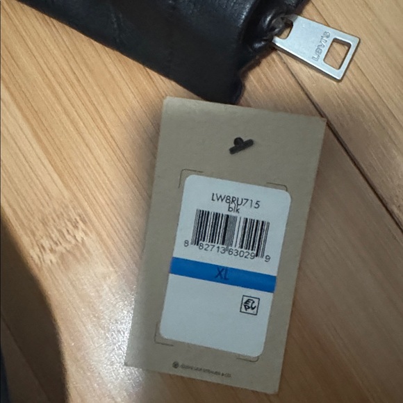 NWT Levi’s Motorcycle Jacket - Picture 3 of 4